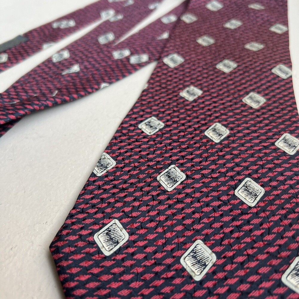 Giorgio Armani Red &‎ Black 100% Pure Silk Geometric Accents Men's Necktie Tie